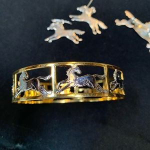 Horse jewelry. Pin, earrings and bracelet.